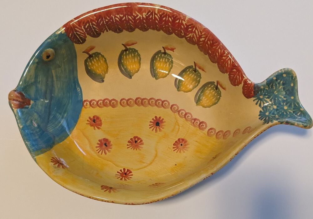 An Exquisite Fish Bowl Made in Italy: A Symphony of Craft and Coastal Charm